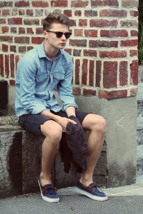 cach-phoi-so-mi-denim-trang-phuc-giup-nam-gioi-manh-me-hon